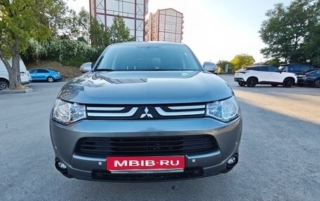Mitsubishi Outlander III рестайлинг 3, 2013 год, 2 000 000 рублей, 6 фотография