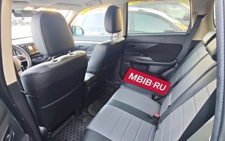 Mitsubishi Outlander III рестайлинг 3, 2013 год, 2 000 000 рублей, 13 фотография