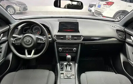 Mazda CX-4, 2022 год, 2 300 600 рублей, 10 фотография