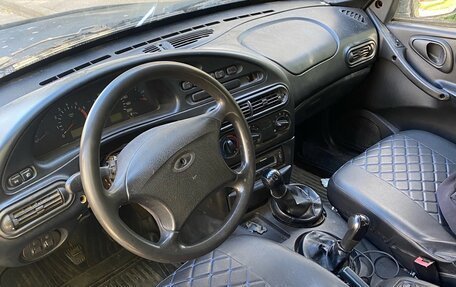 Chevrolet Niva I рестайлинг, 2005 год, 130 000 рублей, 5 фотография