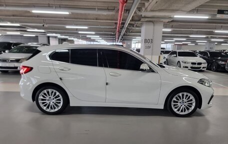 BMW 1 серия, 2020 год, 2 420 000 рублей, 4 фотография