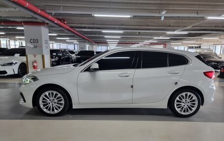 BMW 1 серия, 2020 год, 2 420 000 рублей, 9 фотография