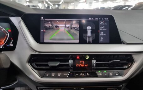 BMW 1 серия, 2020 год, 2 420 000 рублей, 11 фотография