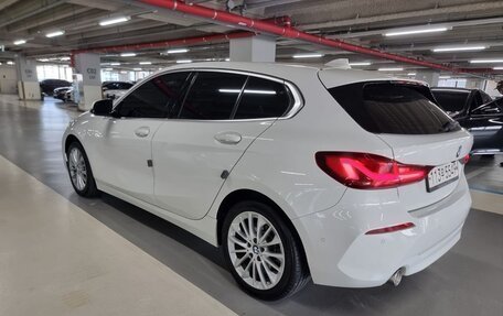 BMW 1 серия, 2020 год, 2 420 000 рублей, 8 фотография