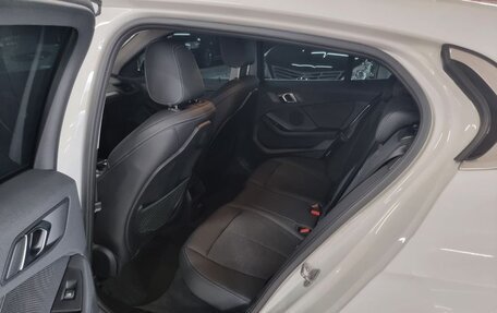 BMW 1 серия, 2020 год, 2 420 000 рублей, 14 фотография