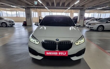 BMW 1 серия, 2020 год, 2 420 000 рублей, 2 фотография