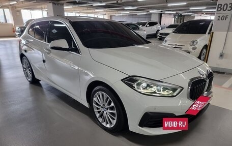 BMW 1 серия, 2020 год, 2 420 000 рублей, 3 фотография