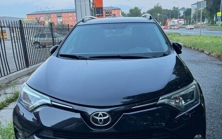 Toyota RAV4, 2017 год, 2 000 000 рублей, 1 фотография