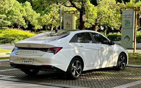 Hyundai Elantra, 2022 год, 1 297 000 рублей, 4 фотография