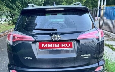 Toyota RAV4, 2017 год, 2 000 000 рублей, 3 фотография