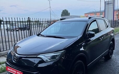 Toyota RAV4, 2017 год, 2 000 000 рублей, 9 фотография