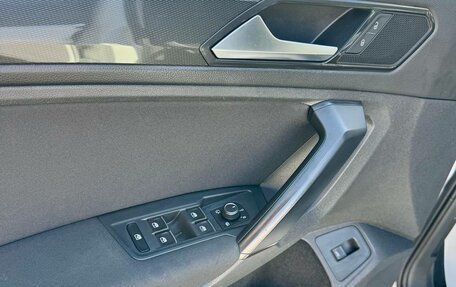 Volkswagen Tiguan II, 2017 год, 2 359 000 рублей, 19 фотография