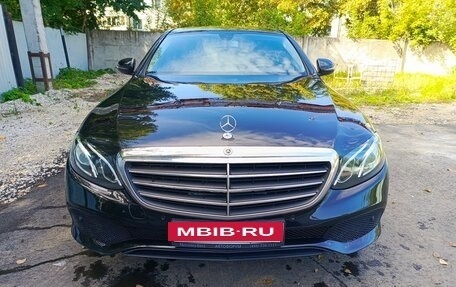 Mercedes-Benz E-Класс, 2019 год, 1 990 000 рублей, 5 фотография