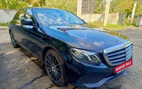 Mercedes-Benz E-Класс, 2019 год, 1 990 000 рублей, 7 фотография
