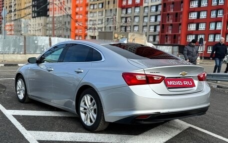 Chevrolet Malibu IX, 2017 год, 1 100 000 рублей, 2 фотография