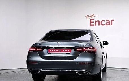 Mercedes-Benz E-Класс, 2023 год, 4 480 000 рублей, 4 фотография