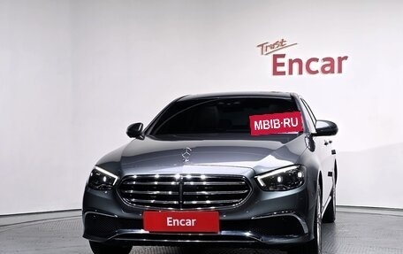 Mercedes-Benz E-Класс, 2023 год, 4 480 000 рублей, 2 фотография