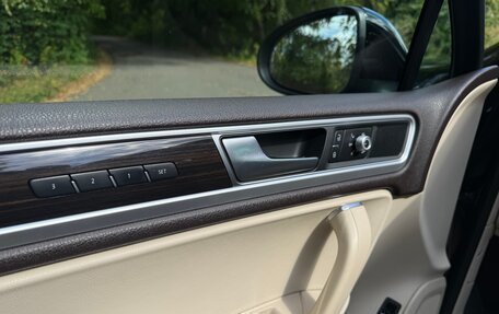 Volkswagen Touareg III, 2015 год, 1 990 000 рублей, 9 фотография