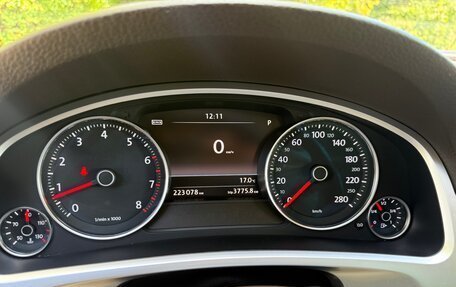 Volkswagen Touareg III, 2015 год, 1 990 000 рублей, 11 фотография