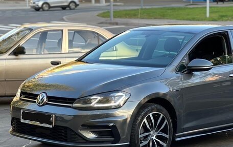 Volkswagen Golf VII, 2018 год, 1 700 000 рублей, 2 фотография
