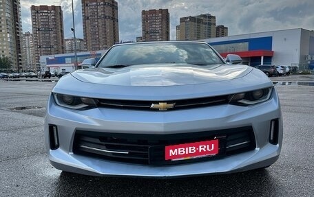 Chevrolet Camaro VI, 2016 год, 2 000 000 рублей, 3 фотография