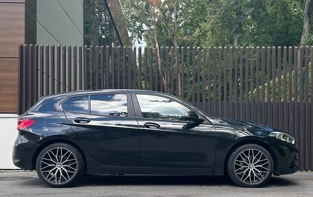 BMW 1 серия, 2021 год, 2 240 000 рублей, 3 фотография