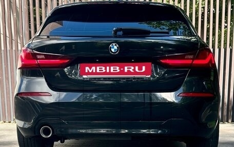 BMW 1 серия, 2021 год, 2 240 000 рублей, 5 фотография