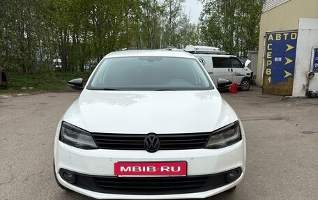 Volkswagen Jetta VI, 2013 год, 1 190 000 рублей, 3 фотография