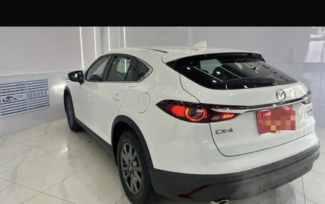 Mazda CX-4, 2023 год, 2 190 030 рублей, 3 фотография