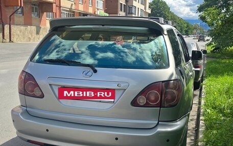 Lexus RX IV рестайлинг, 2000 год, 750 000 рублей, 2 фотография