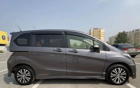 Honda Freed I, 2014 год, 990 000 рублей, 2 фотография