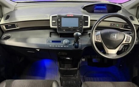 Honda Freed I, 2014 год, 990 000 рублей, 7 фотография