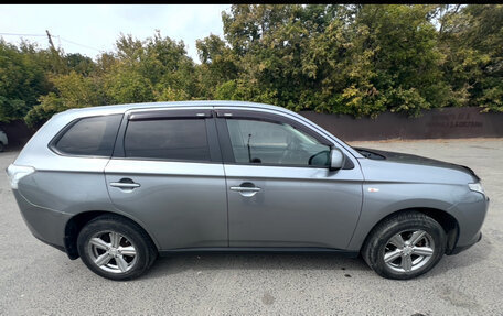 Mitsubishi Outlander III рестайлинг 3, 2012 год, 1 050 000 рублей, 3 фотография