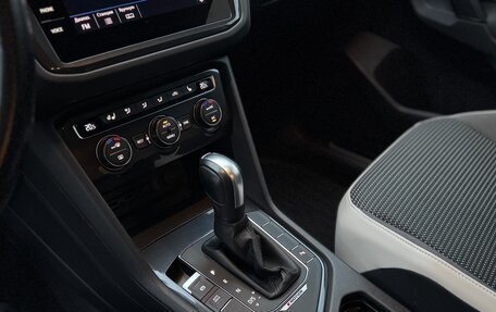 Volkswagen Tiguan II, 2019 год, 2 745 000 рублей, 20 фотография