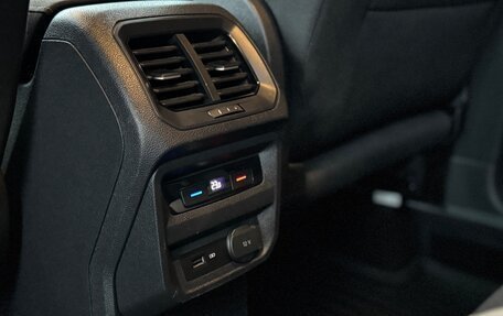 Volkswagen Tiguan II, 2019 год, 2 745 000 рублей, 16 фотография