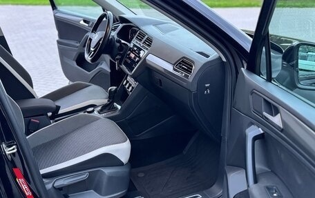 Volkswagen Tiguan II, 2019 год, 2 745 000 рублей, 18 фотография