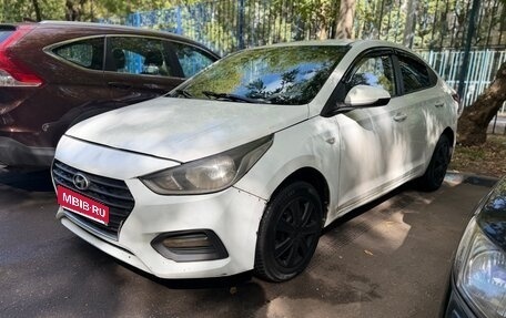 Hyundai Solaris II рестайлинг, 2017 год, 444 000 рублей, 1 фотография