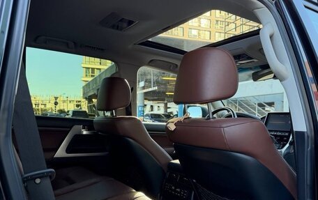 Toyota Land Cruiser 200, 2015 год, 5 050 000 рублей, 10 фотография