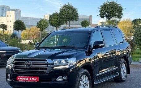 Toyota Land Cruiser 200, 2015 год, 5 050 000 рублей, 3 фотография