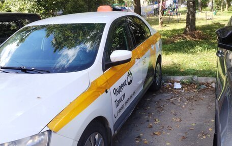 Skoda Rapid I, 2017 год, 300 000 рублей, 3 фотография