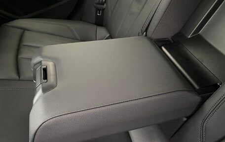 Audi A4, 2019 год, 2 300 000 рублей, 15 фотография