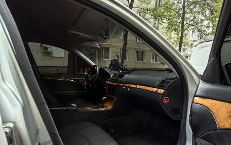 Mercedes-Benz E-Класс, 2002 год, 1 100 000 рублей, 9 фотография