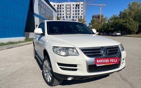 Volkswagen Touareg III, 2010 год, 2 100 000 рублей, 1 фотография