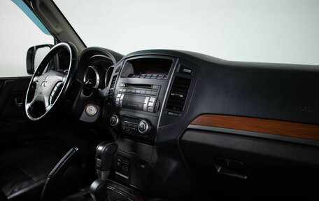 Mitsubishi Pajero IV, 2008 год, 1 547 000 рублей, 9 фотография