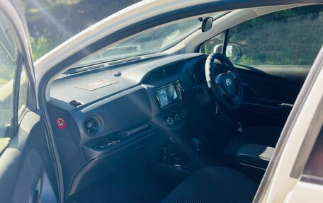 Toyota Vitz, 2019 год, 1 200 000 рублей, 2 фотография