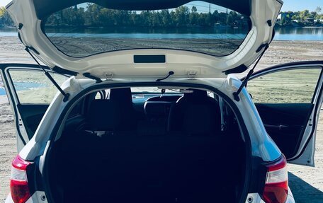 Toyota Vitz, 2019 год, 1 200 000 рублей, 17 фотография