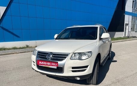 Volkswagen Touareg III, 2010 год, 2 100 000 рублей, 2 фотография
