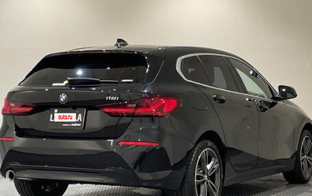 BMW 1 серия, 2024 год, 2 150 000 рублей, 2 фотография