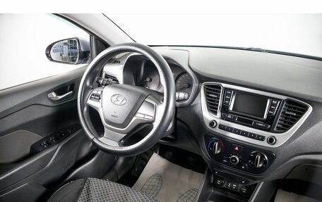 Hyundai Solaris II рестайлинг, 2018 год, 1 099 000 рублей, 11 фотография