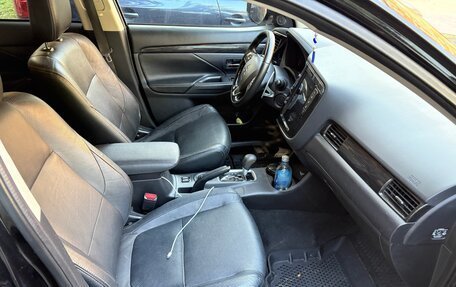Mitsubishi Outlander III рестайлинг 3, 2015 год, 1 550 000 рублей, 11 фотография